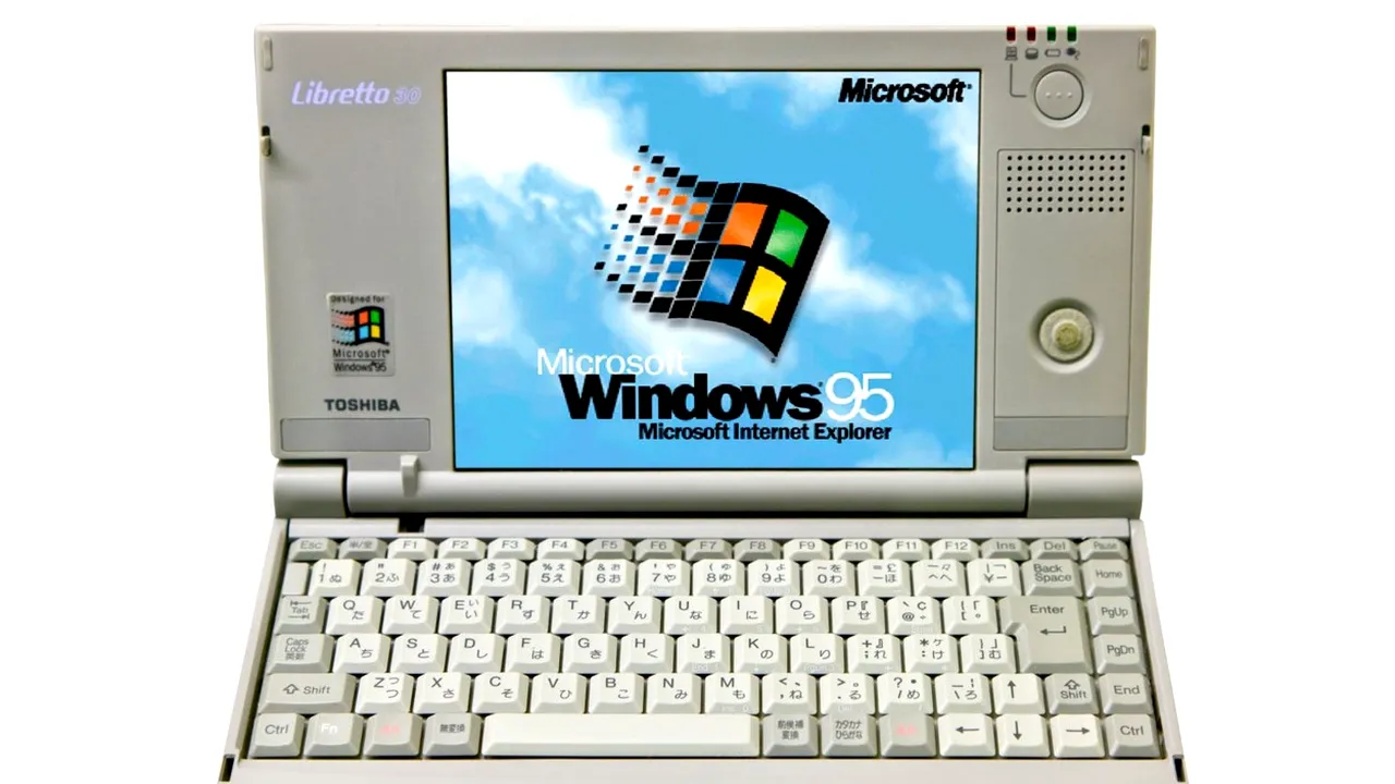 Pe 24 august 1995 avea loc extravaganta lansare a Windows 95. Campania publicitară a costat 200 de milioane de dolari