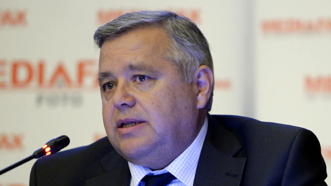 CONFERINŢA MEDIAFAX: ANRE - Taxa pe stâlp se va regăsi în facturile de electricitate, care ar putea creşte cu 1-2%