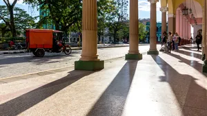 Schimbare la 180 de grade a economie din Cuba: Ţara comunistă va permite privatizarea în majoritatea industriilor