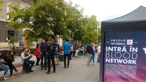 Peste 150 de tineri s-au înscris să doneze sânge la caravana mobilă, pentru bilete la Untold sau Neversea. Chereji: Vrem să dăm un imbold pentru donarea de sânge în România