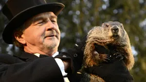 Marmota Phil a dat sentinţa: iarna va mai dura 6 săptămâni în SUA