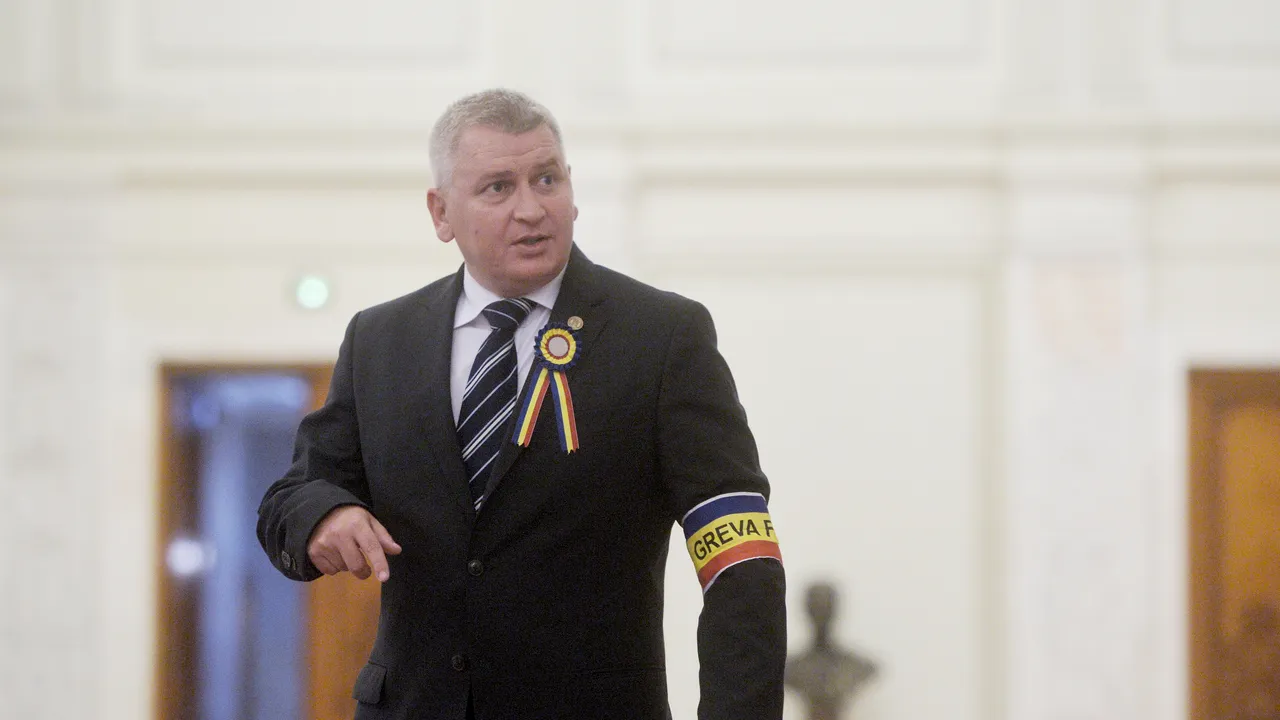 Un deputat liberal a intrat în GREVA foamei invocând lipsa proiectelor pentru Centenarul Unirii: Monumentul Unirii nu este o piatră/ Dragnea: Ar trebui să găsească alte motive 