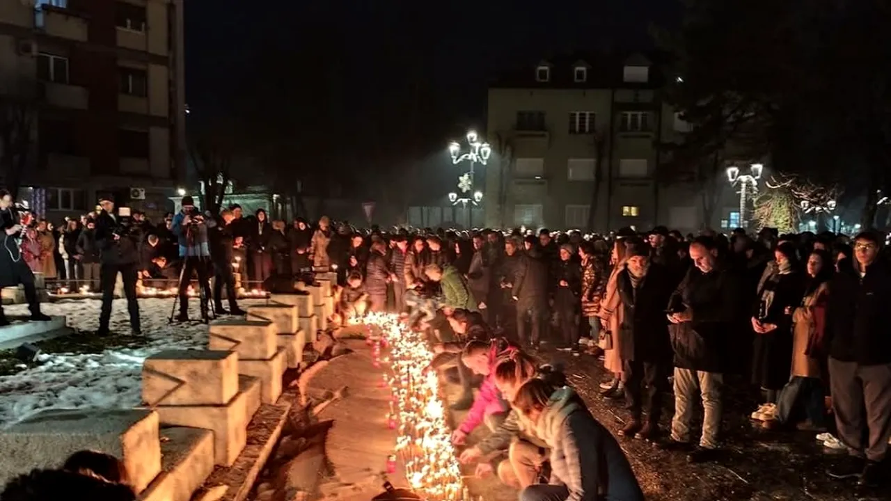 Doliu şi proteste la Cetinje: mii de oameni comemorează victimele masacrului şi cer răspunsuri