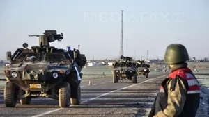 Turcia mobilizează armata la graniţa irakiană