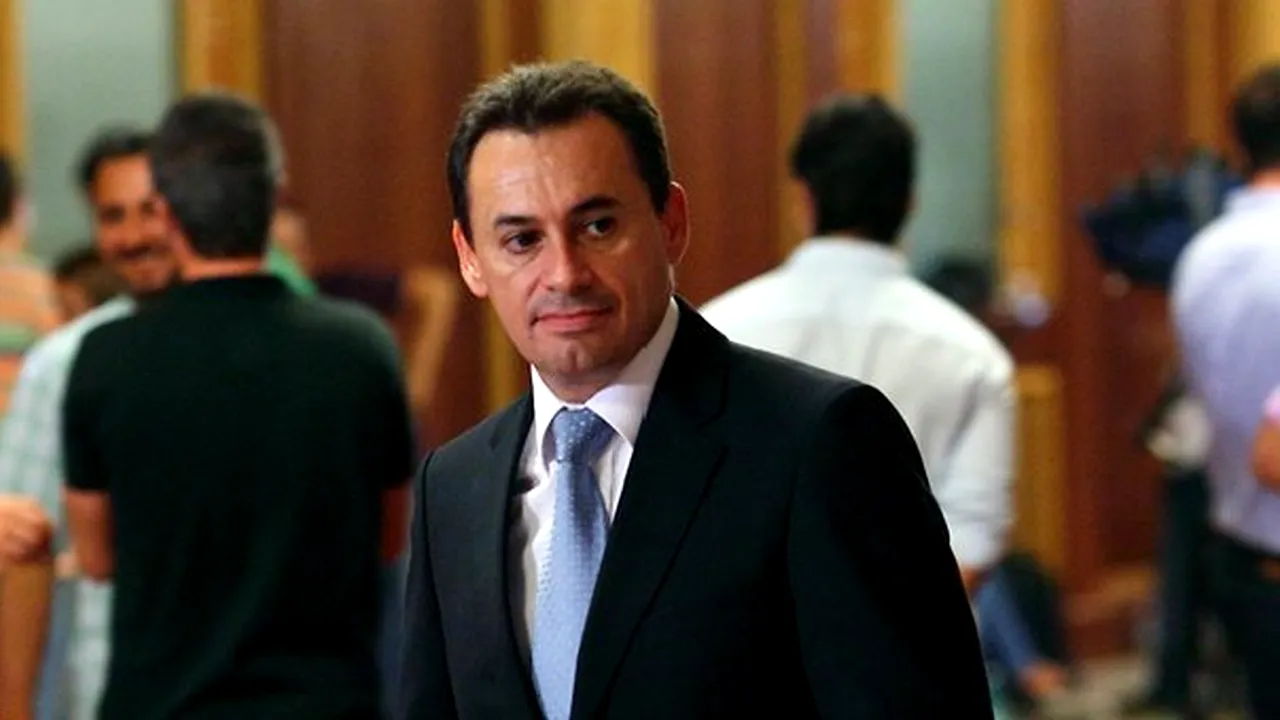 Primarul Aradului a dat patru ore o declaraţie la Poliţie după demontarea unor bannere cu Ponta