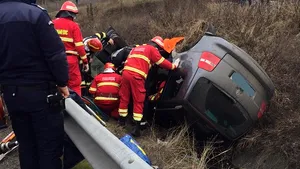 Accident în Mehedinţi. Un cetăţean german a murit după ce s-a răsturnat cu maşina. FOTO