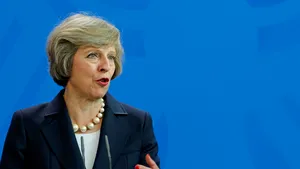 Theresa May face apel la sprijin pentru contracararea unei atitudini agresive a UE faţă de Brexit