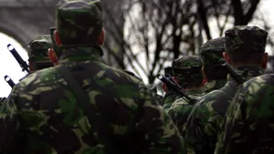 Un subofiţer din MApN şi un cetăţean străin, arestaţi pentru spionaj (Video)