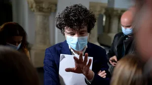 Nicuşor Dan: Pistele de biciclete, doar după ce vor dispărea maşinile parcate pe prima bandă