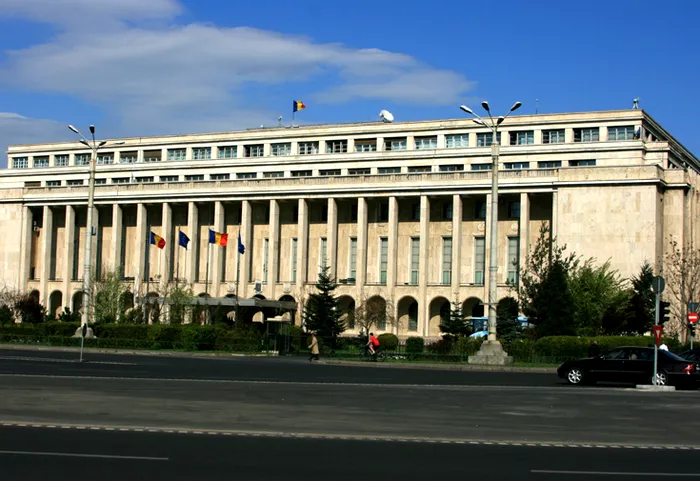 Proiect care prevede blocarea transferurilor și detașărilor, în dezbatere publică