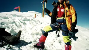 Alpiniştii care l-au salvat pe Colibăşanu din Himalaya, premiaţi pentru curaj