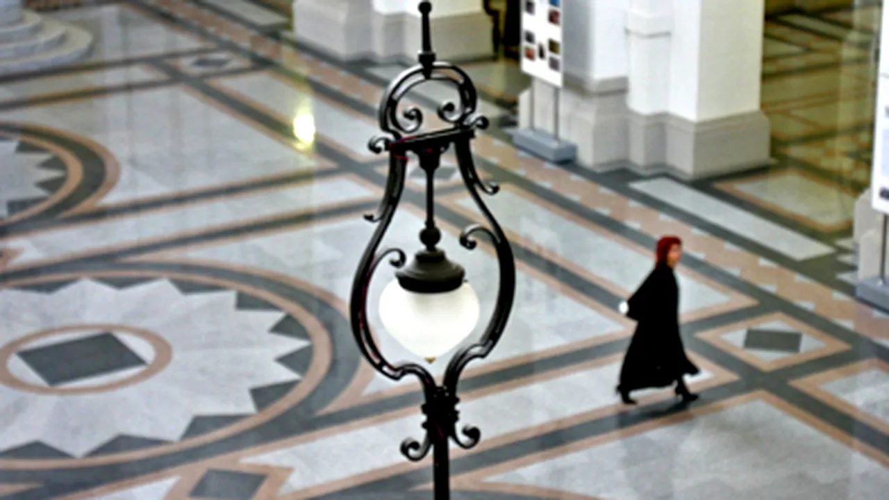 Monitorul Justiţiei: Fiul unui judecător, acuzat că este fals avocat. Baroul Bucureşti: “Nu figurează în evidenţe”