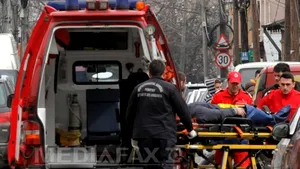 Poliţist împuşcat accidental în gât de un coleg, la Vaslui