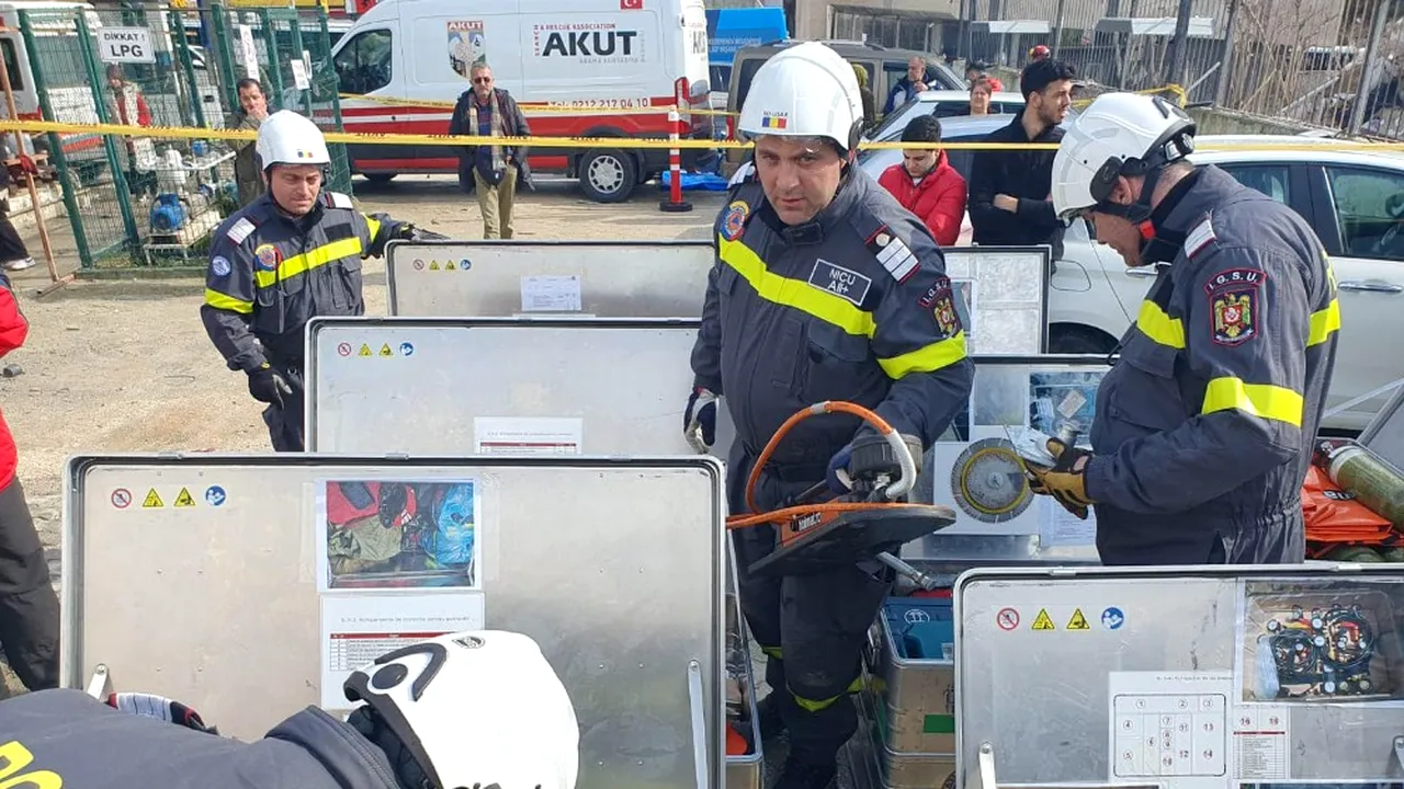 Turcia a cerut României suplimentarea echipei de căutare-salvare: alţi 57 de salvatori trimişi