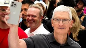 Nebunia iPhone 15 în România: unde poţi precomanda telefonul şi lista cu preţuri