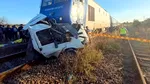 Accident tragic în județul Galați. Patru persoane au murit după ce un tren de călători a lovit o autoutilitară transport