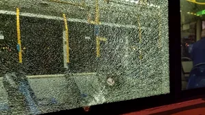 Focuri de armă asupra unui autobuz plin cu pasageri în centrul Ierusalimului. Mai multe persoane sunt rănite, dintre care două grav / Atacatorul a fost prins