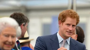 Prinţul Harry a primit titlul de cavaler pentru serviciile aduse reginei