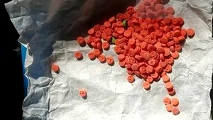 Maşină care conţinea zeci de mii de tablete de metamfetamină, scoasă la licitaţie. Reacţia „norocosului” care a cumpărat-o 