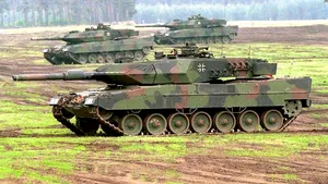 AEA va iniţia consultări între patru ţări, inclusiv România, privind achiziţia de tancuri Leopard 2/ Reacţia ministrului Apărării