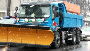 Utilajele de deszpăzire acţionează de joi pe drumurile naţionale şi pe autostrăzi