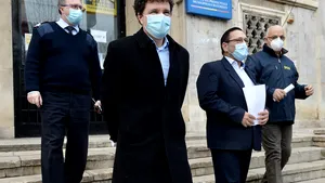 Ion Cristoiu: Peste tot în Europa Winter Is Coming în lupta cu Pandemia. La noi, vorba cântecului, Suflă vînt de primăvară/ Păsările cîntă iară
