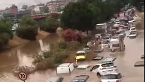 VIDEO - Inundaţii în Sicilia. Două persoane au murit în urma celei mai puternice ploi din istoria oraşului Palermo  

