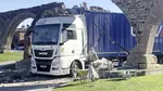Apeduct istoric din Spania distrus de un român: Cum a reușit șoferul să intre cu TIR-ul în emblematicul monument