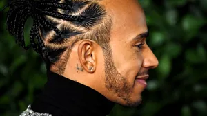 FOTO. Pentru ce sumă îşi vinde Lewis Hamilton casa din Manhattan. Cum arată locuinţa şi cine sunt faimoşii vecini ai pilotului de Formula 1