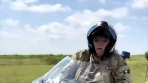 IGPR face verificări după ce Diana Şoşoacă s-a filmat pe o motocicletă a poliţiei