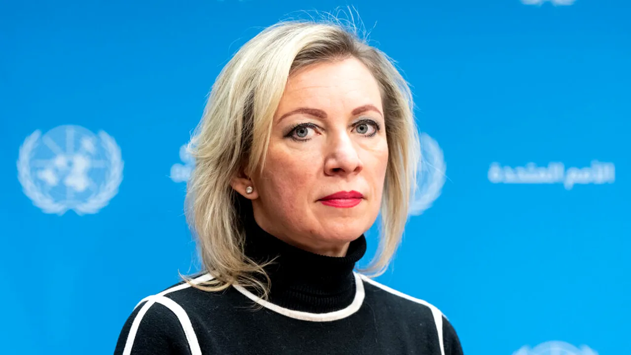 Zaharova, ironii pe net, pe tema episodului cu soții Macron la Hanoi