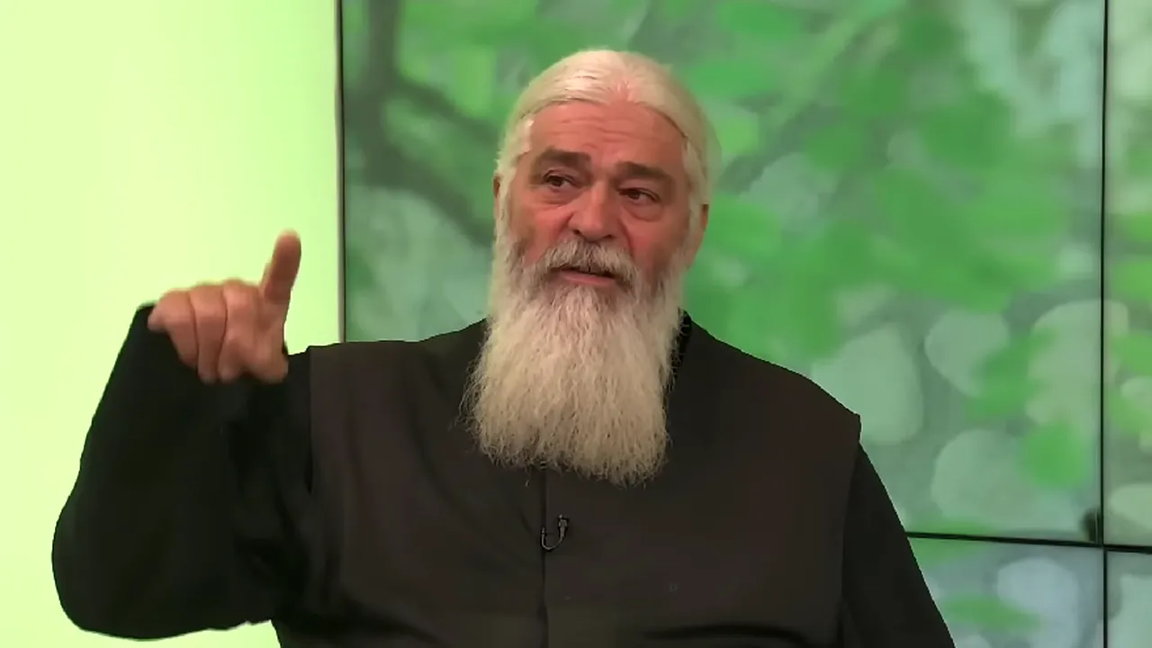  Părintele Calistrat: 