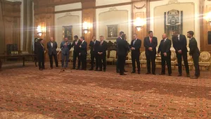 Dragnea i-a premiat pe fotbaliştii Camerei Deputaţilor: Aţi bătut Ungaria în anul Centenar. Victoria este mai preţioasă