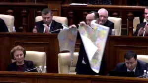 Scrisoare către Iohannis pentru declararea deputatului care a rupt harta României Mari în Parlamentul moldovean persona non-grata - VIDEO