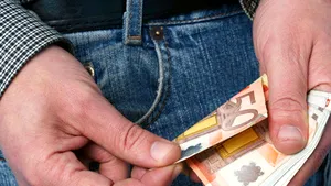 Romanian Leu Exch Rate Hits 10 1/2 Months High At 4.1439 Vs Euro