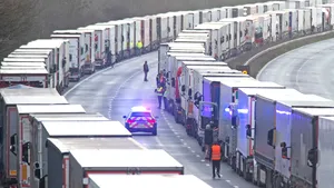 Serviciile feroviare, aeriene şi maritime între Marea Britanie şi Franţa sunt reluate 