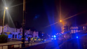 Atac cu mașină-capcană în Irlanda de Nord: poliția suspectează gruparea New IRA. Reacția premierul britanic