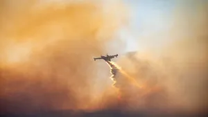 Incendiile de vegetație din Grecia. Pompierii intervin în Evia, unde ard păduri, iar în Creta raportează progrese