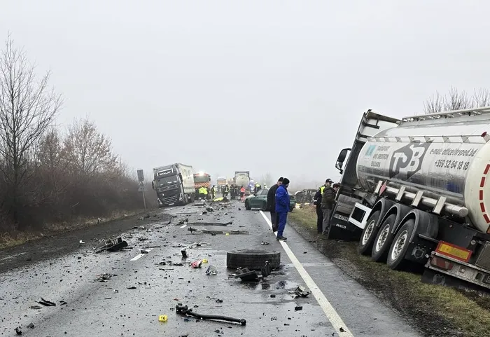 SOCIAL Expert în conducerea defensivă despre accidentul de la Timiș: S-a întâmplat ceva în interiorul microbuzului