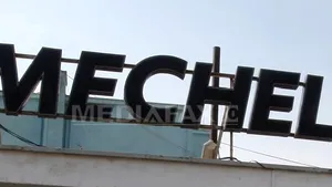 PROTEST al foştilor salariaţi ai Mechel Târgovişte: Circa 70 de persoane au blocat DN 72 pentru că nu au primit compensaţii