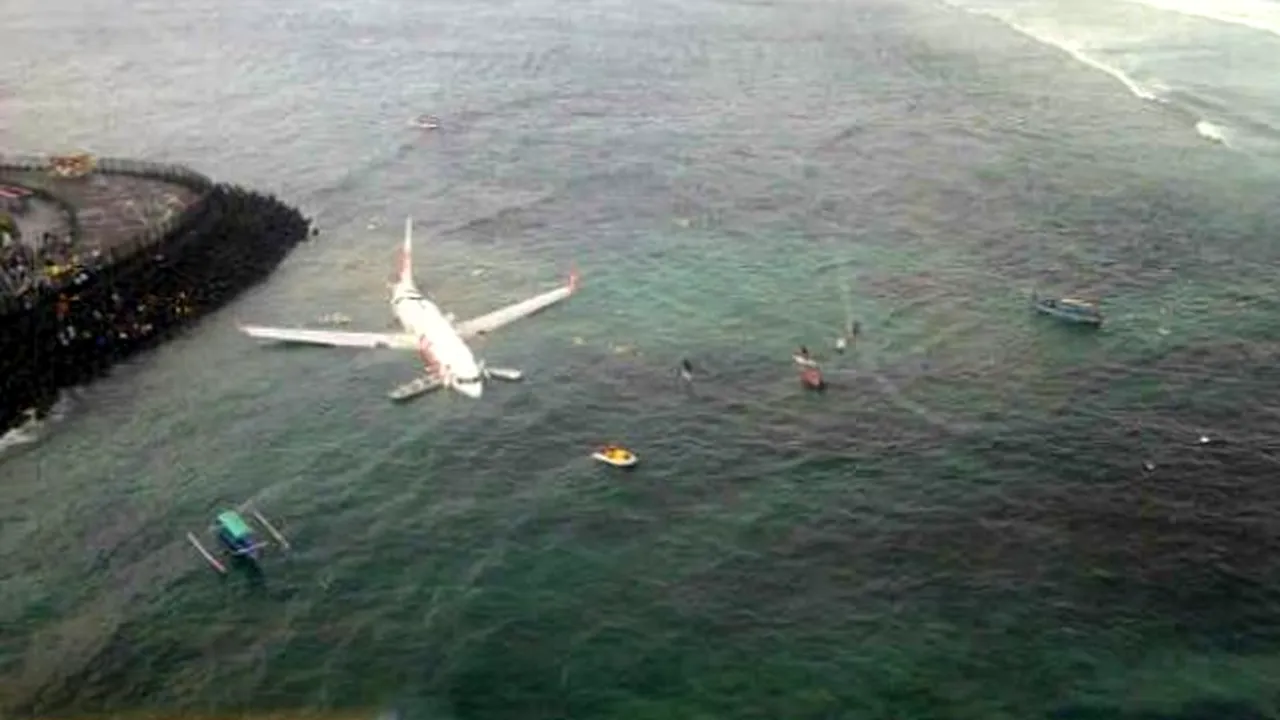 Operaţiunile de căutare a celor trei militari dispăruţi după prăbuşirea unui avion american în Oceanul Pacific s-au încheiat fără niciun rezultat