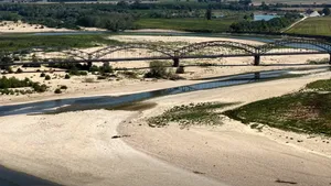 Râul Po, de nerecunoscut din cauza secetei severe. Plaje de nisip au apărut acolo unde curgea apa