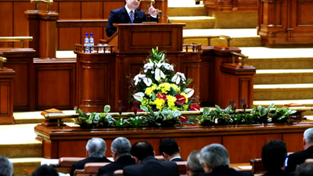Boc acuză risipa şi nepăsarea fostului Guvern