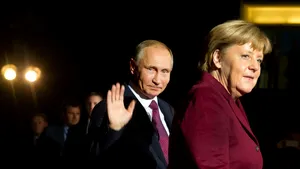 Criza SUA-Iran. Merkel va discuta cu Putin. Anunţul UE după decizia Iranului de a intensifica activitatea de îmbogăţire a uraniului