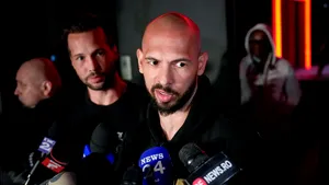 Frații Andrew și Tristan Tate au fost arestați sâmbătă în Miami / Marea Britanie cere extrădarea lor pentru acuzații de viol și trafic de persoane