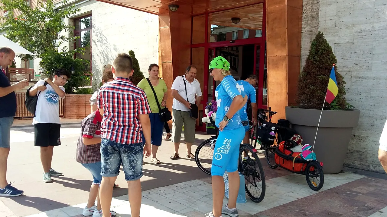 Turul ”Da şi Eu Pot” | O femeie diagnosticată cu diabet tip 1 cutreieră ţara în lung şi-n lat, pe bicicletă, pentru a strânge fonduri pentru copiii bolnavi - GALERIE FOTO