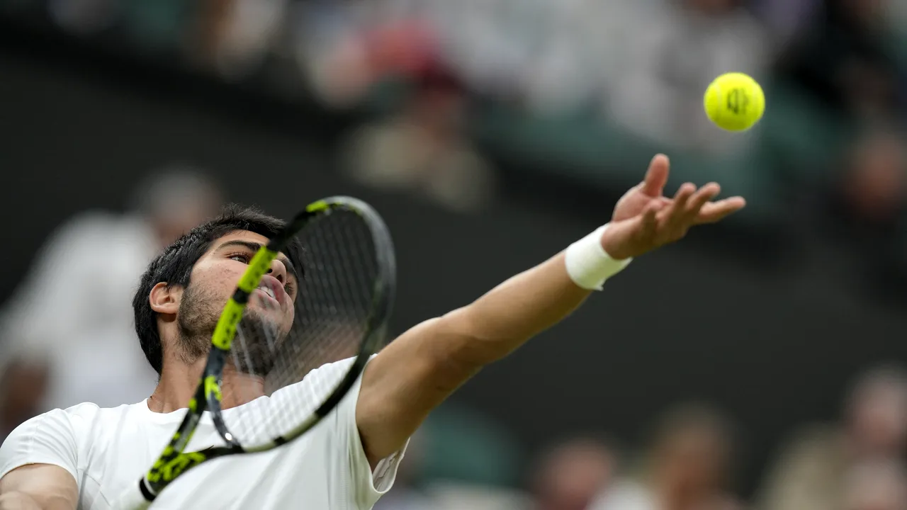 Wimbledon: Alcaraz îl spulberă pe Medvedev şi este în finală cu Djokovic