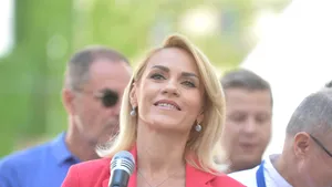 Firea, glume pe seama maimuţei scăpată prin Capitală: Sper să nu fie într-un lan de ambrozie, să nu-i curgă ochii
