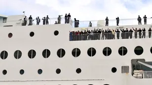 Mai mulţi români vor fi evacuaţi din Libia la bordul unui feribot care a ajuns în portul Ras Lanuf