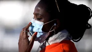 De ce se tem americanii de culoare să poarte mască?